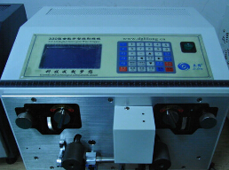 【大平方剝線機(jī)】擁有精密結(jié)實(shí)的機(jī)身，觸模式